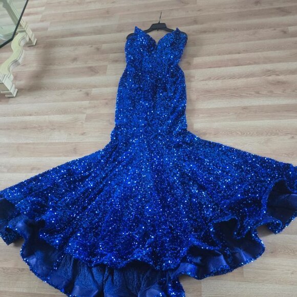 Prom Dress - Picture 1 of 6
